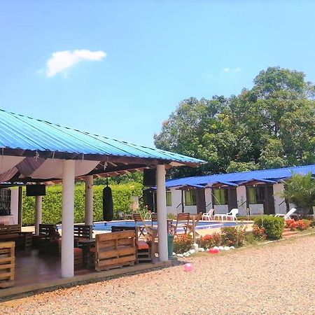 Cabanas El Saman Villavicencio Apiay Exterior photo