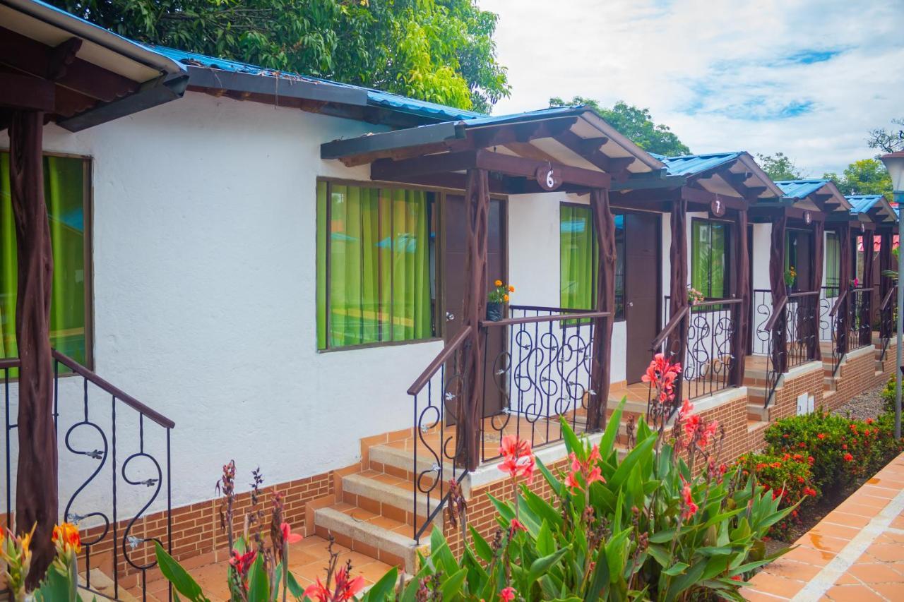 Cabanas El Saman Villavicencio Apiay Exterior photo
