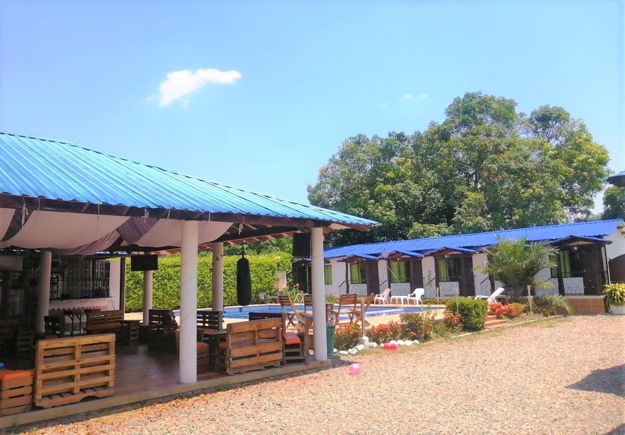 Cabanas El Saman Villavicencio Apiay Exterior photo